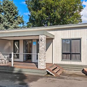 Deluxe One-Bedroom Cabin